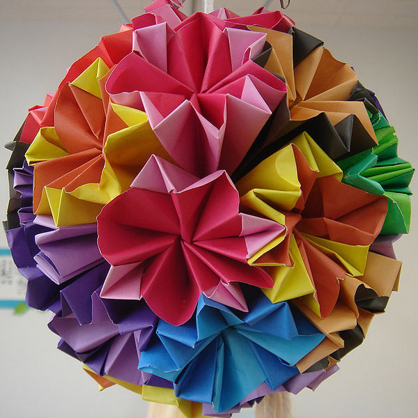 600px-Origami_ball