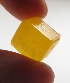 Glass-like hard candy (image by L. Marie - Flickr Commons)