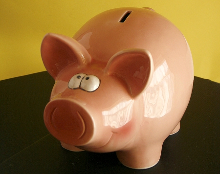 Piggy Savings Bank by Alan Cleaver (Flickr Commons)