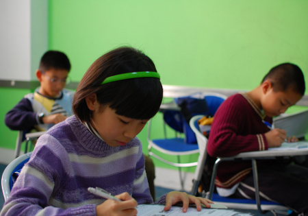 Kids taking a test (flickr commons - rzganoza)