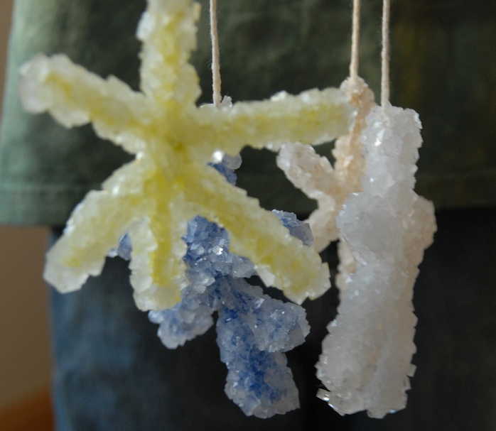 How to Make Borax Crystal Snowflakes in Minutes!