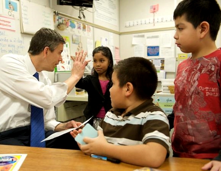 Arne Duncan in Classroom